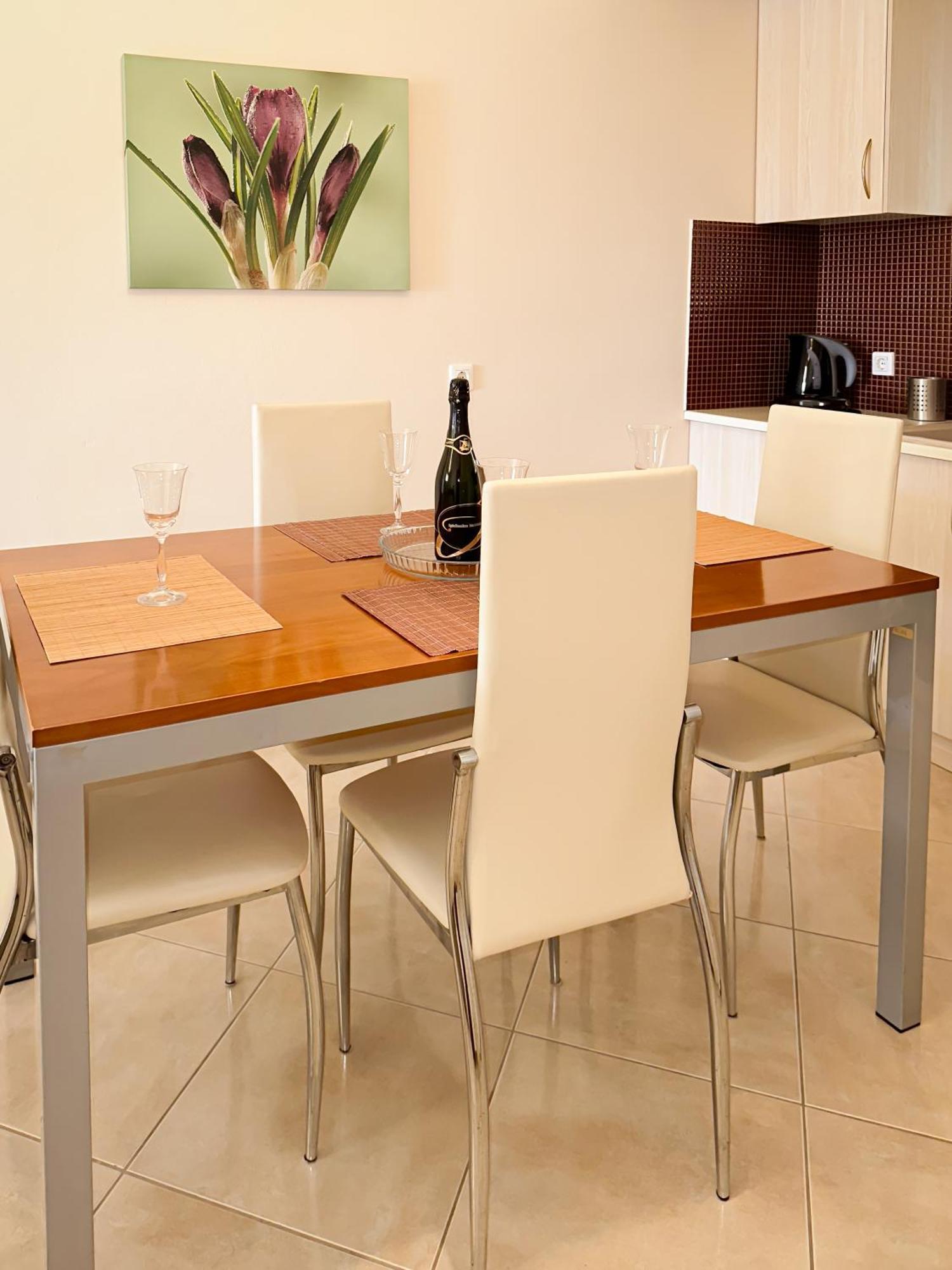 Sun N' Salt II Apartment Толон Экстерьер фото